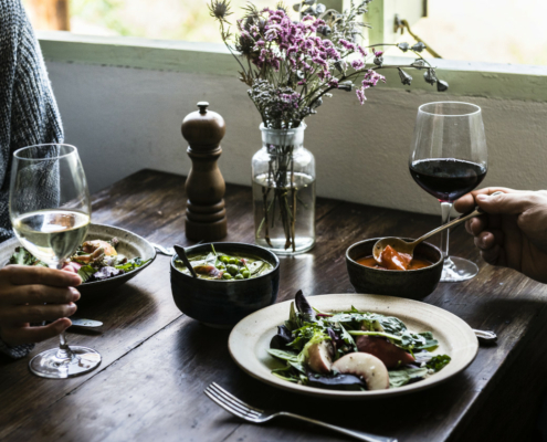 Dîner avec du vin